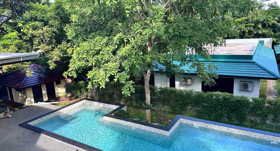 For sale 4 bedrooms villa in Sattahip, Chonburi