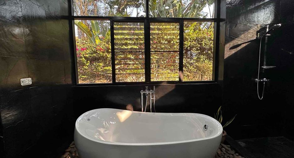 For sale 4 bedrooms villa in Sattahip, Chonburi