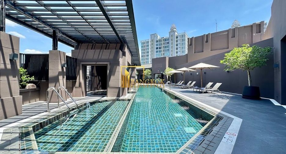 Apartamento con servicios en alquiler de 3 habitaciones en Khlong Toei, Bangkok