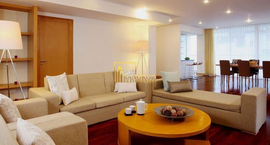 For rent 4 bedrooms apartment in Watthana, Bangkok