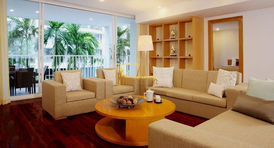 For rent 4 bedrooms apartment in Watthana, Bangkok