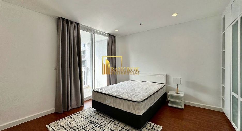 For rent 4 bedrooms apartment in Watthana, Bangkok