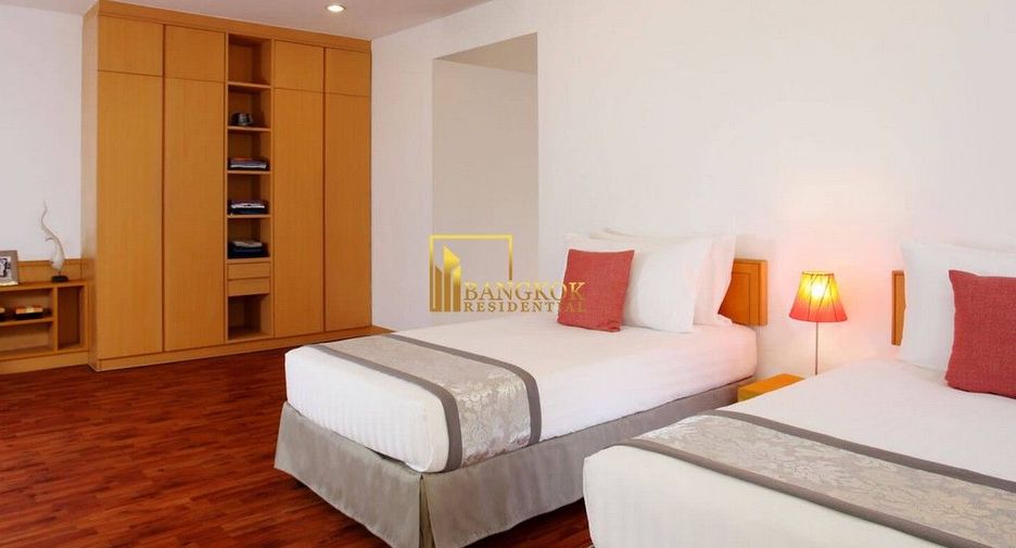 For rent 4 bedrooms apartment in Watthana, Bangkok