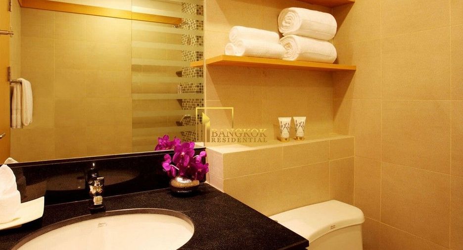 For rent 4 bedrooms apartment in Watthana, Bangkok