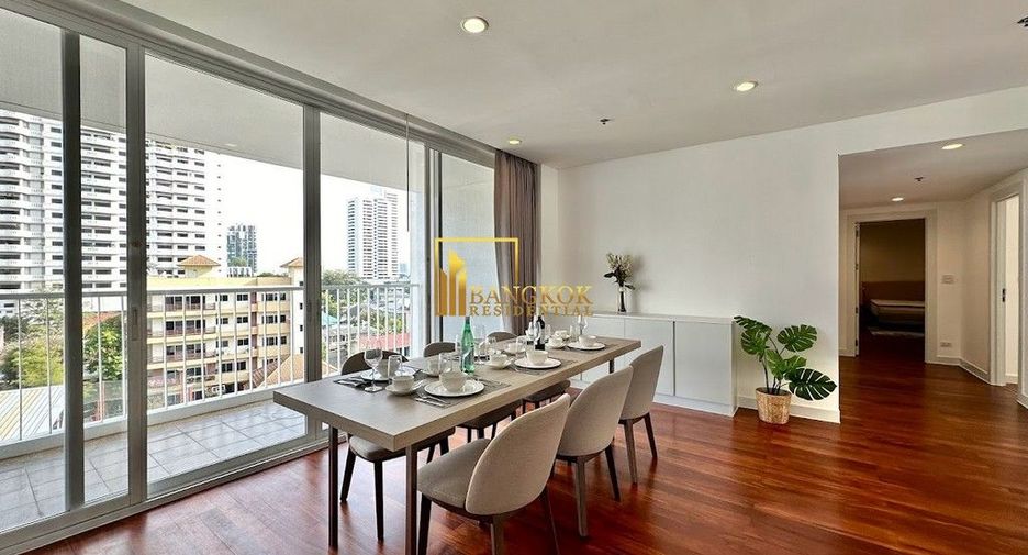For rent 4 bedrooms apartment in Watthana, Bangkok