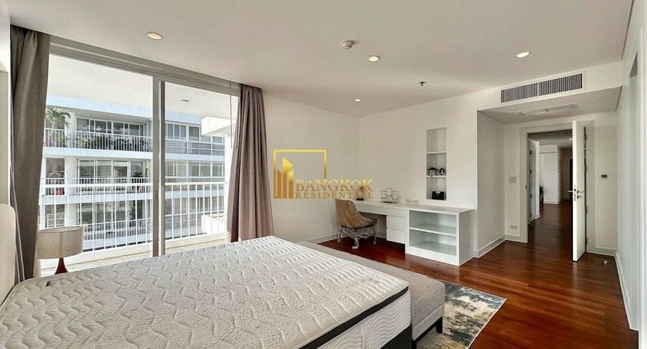 For rent 4 bedrooms apartment in Watthana, Bangkok