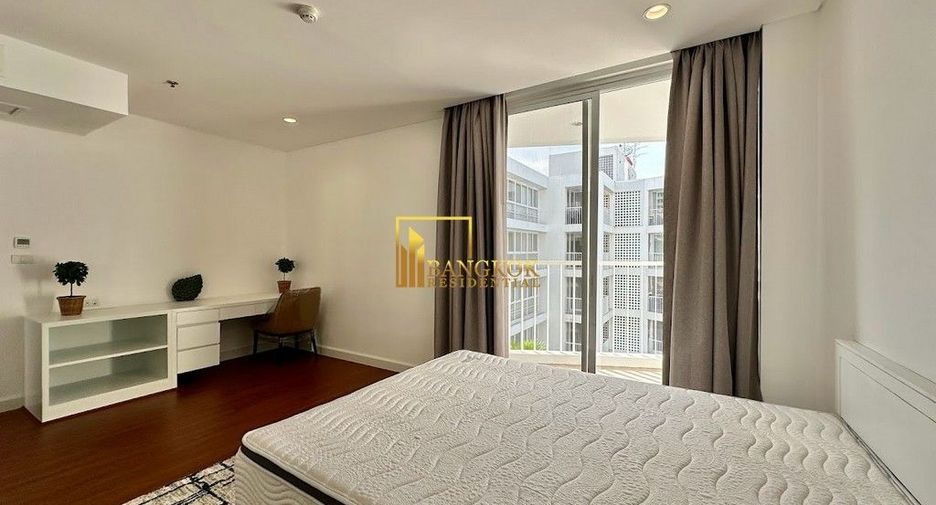 For rent 4 bedrooms apartment in Watthana, Bangkok