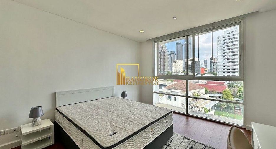 For rent 4 bedrooms apartment in Watthana, Bangkok