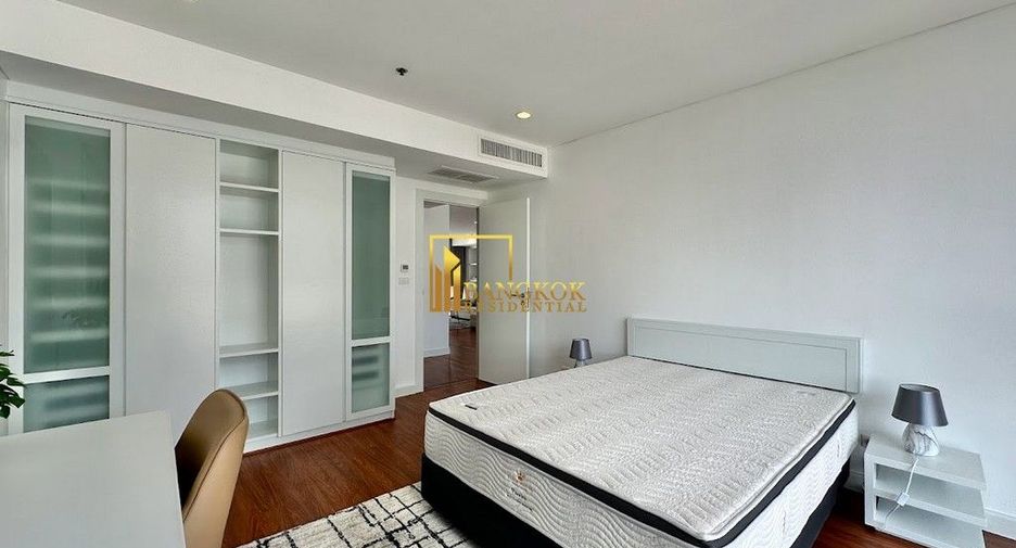 For rent 4 bedrooms apartment in Watthana, Bangkok