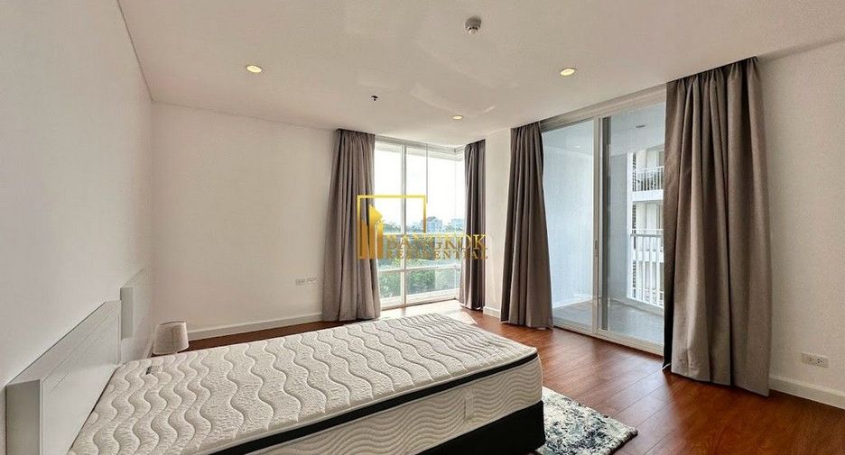 For rent 4 bedrooms apartment in Watthana, Bangkok