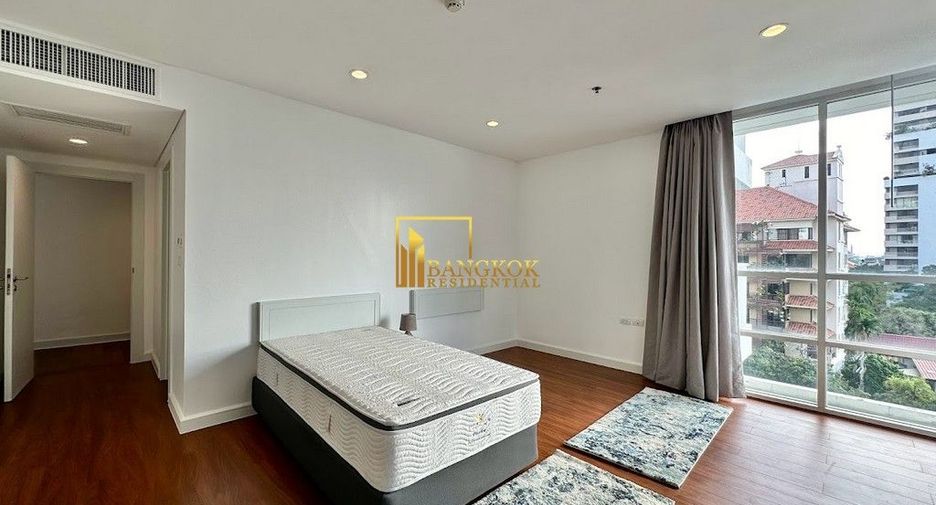 For rent 4 bedrooms apartment in Watthana, Bangkok
