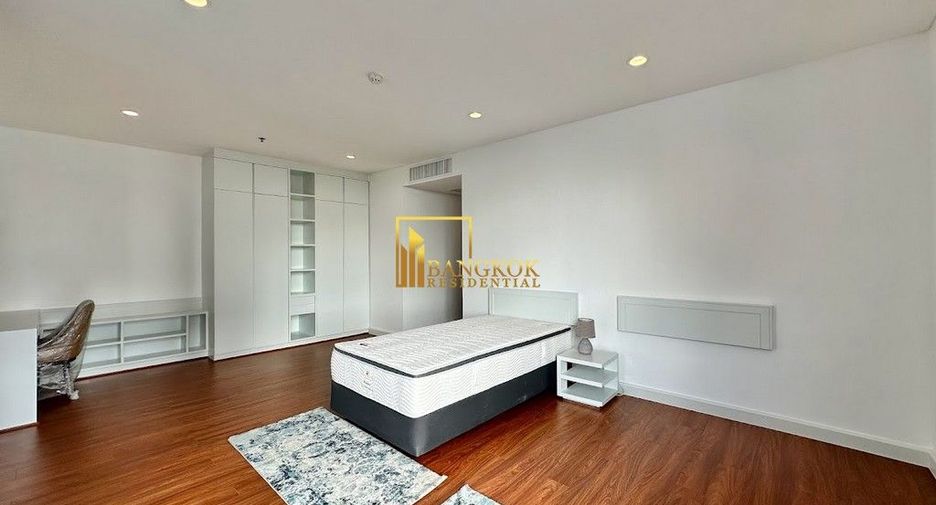 For rent 4 bedrooms apartment in Watthana, Bangkok