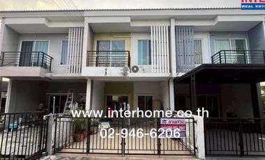 À vendre 3 chambres maison de ville à Mueang Samut Sakhon, Samut Sakhon