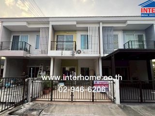 For sale 3 bedrooms townhouse in Mueang Samut Sakhon, Samut Sakhon
