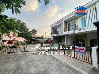 For sale 3 bedrooms townhouse in Mueang Samut Sakhon, Samut Sakhon