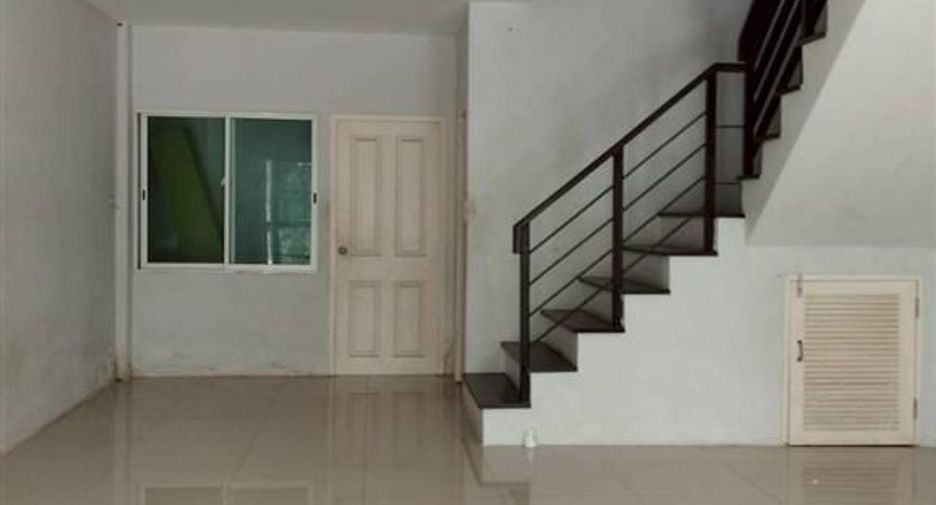 For sale 3 bedrooms townhouse in Mueang Samut Sakhon, Samut Sakhon