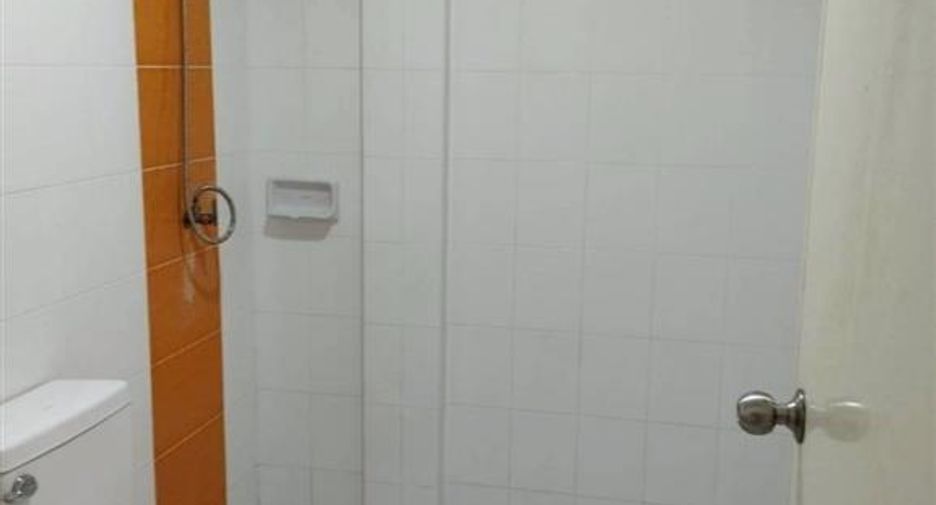 For sale 3 bedrooms townhouse in Mueang Samut Sakhon, Samut Sakhon
