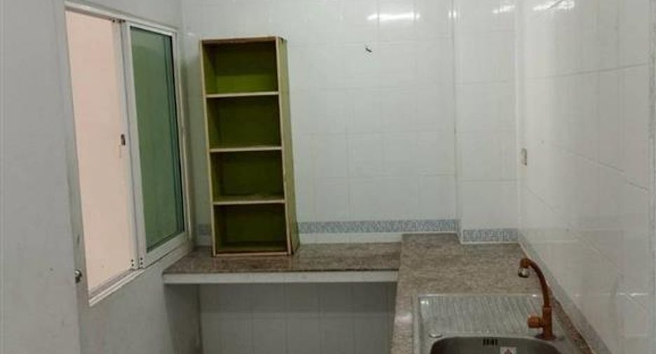 For sale 3 bedrooms townhouse in Mueang Samut Sakhon, Samut Sakhon