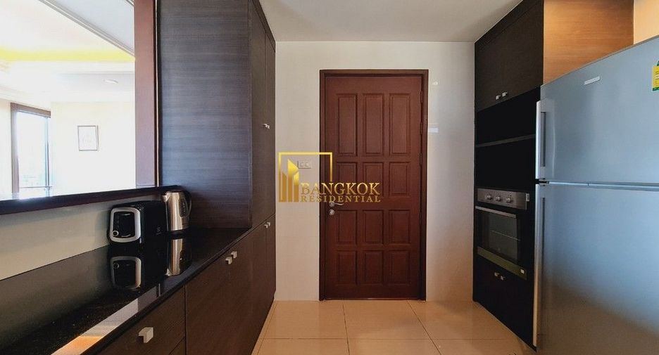 Apartment zur Miete mit 4 Zimmer in Pathum Wan, Bangkok