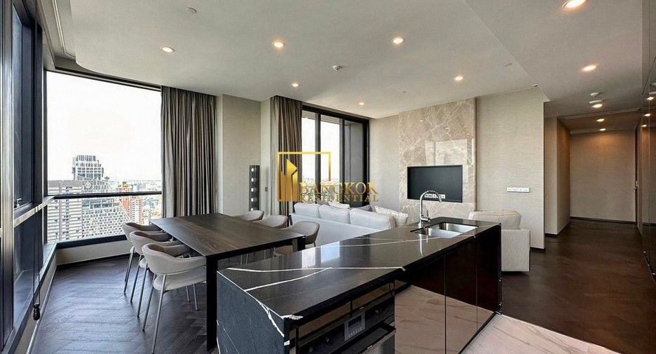 For rent 3 bedrooms condo in Khlong Toei, Bangkok