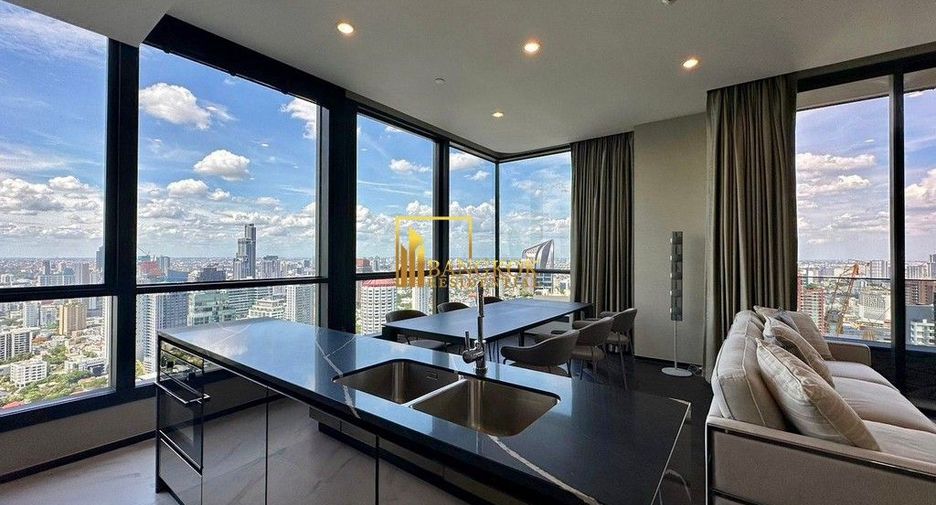 For rent 3 bedrooms condo in Khlong Toei, Bangkok