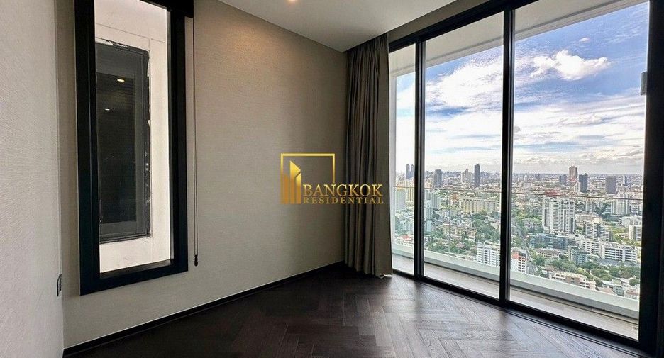 For rent 3 bedrooms condo in Khlong Toei, Bangkok