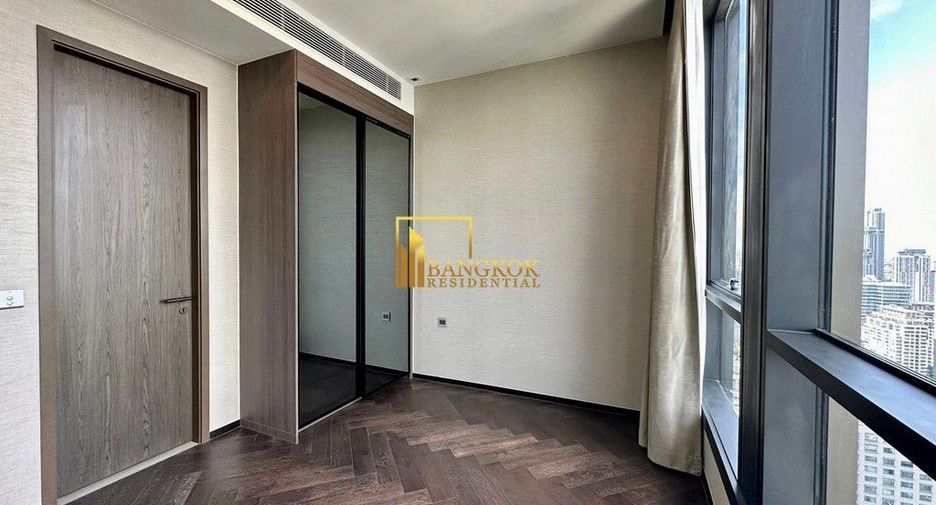 For rent 3 bedrooms condo in Khlong Toei, Bangkok