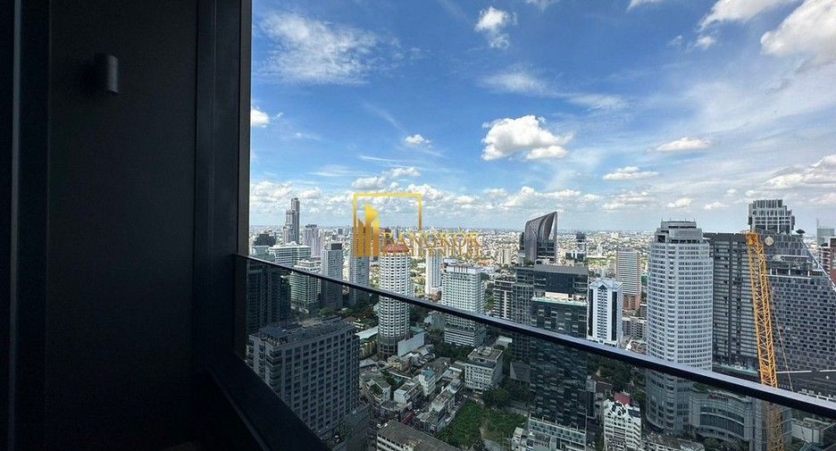 For rent 3 bedrooms condo in Khlong Toei, Bangkok