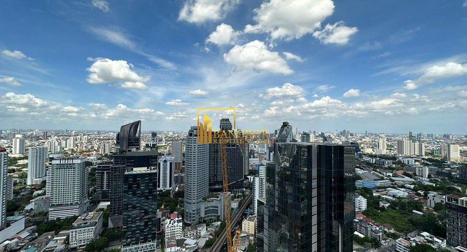 For rent 3 bedrooms condo in Khlong Toei, Bangkok