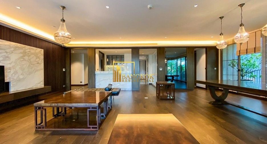 For rent 3 bedrooms condo in Yan Nawa, Bangkok