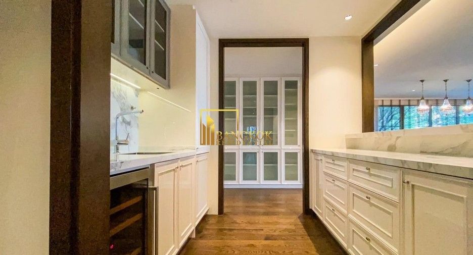 For rent 3 bedrooms condo in Yan Nawa, Bangkok