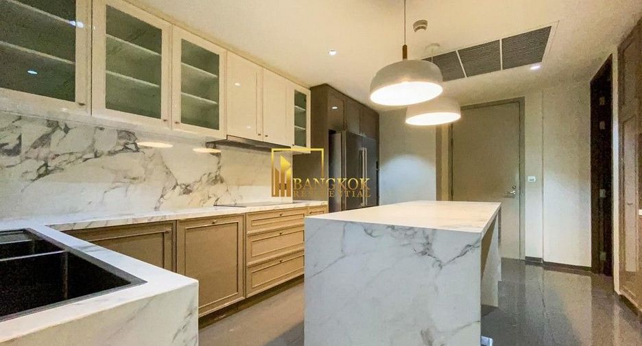 For rent 3 bedrooms condo in Yan Nawa, Bangkok