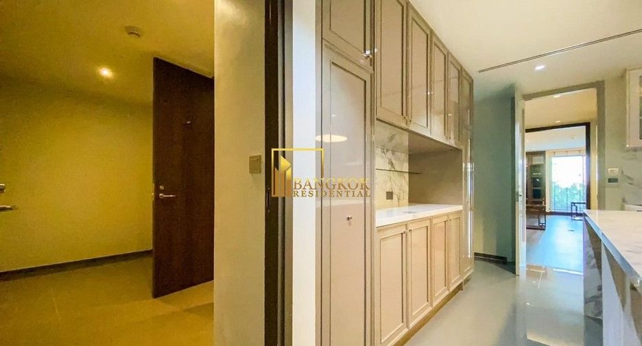 For rent 3 bedrooms condo in Yan Nawa, Bangkok