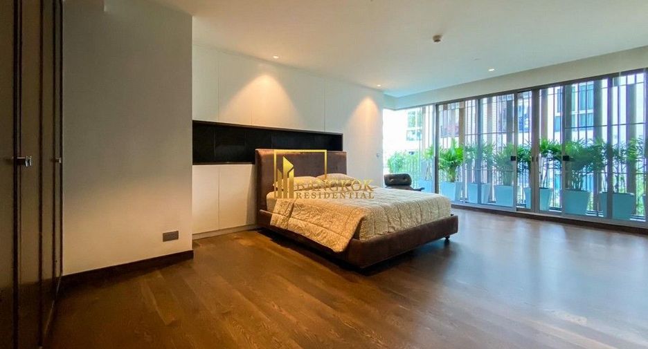 For rent 3 bedrooms condo in Yan Nawa, Bangkok