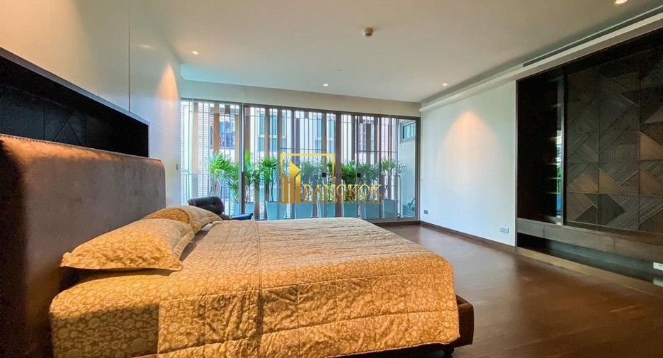 For rent 3 bedrooms condo in Yan Nawa, Bangkok