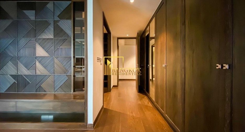 For rent 3 bedrooms condo in Yan Nawa, Bangkok