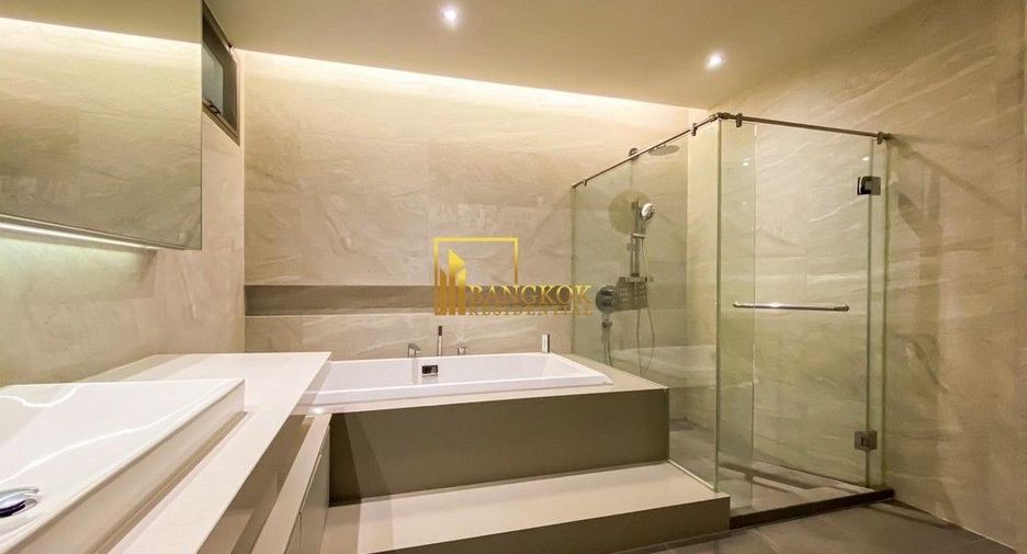 For rent 3 bedrooms condo in Yan Nawa, Bangkok