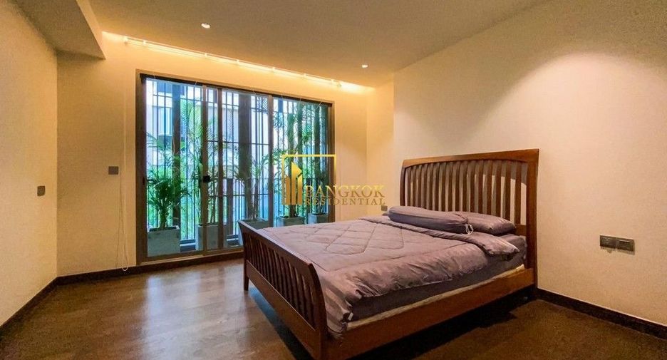 For rent 3 bedrooms condo in Yan Nawa, Bangkok