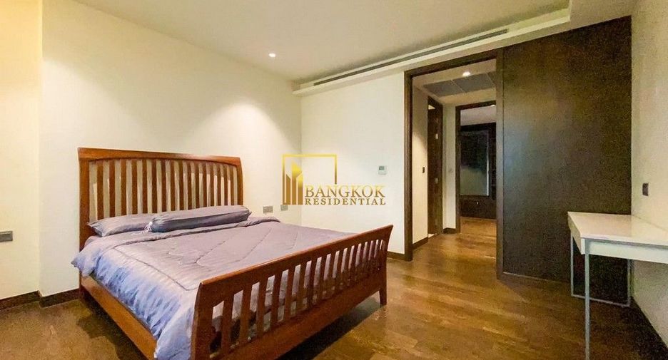 For rent 3 bedrooms condo in Yan Nawa, Bangkok