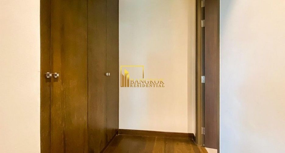 For rent 3 bedrooms condo in Yan Nawa, Bangkok