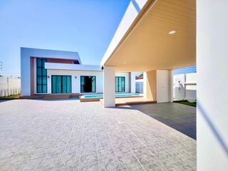 Продажа 4 спальни вилла в Банг Ламунг, Чонбури