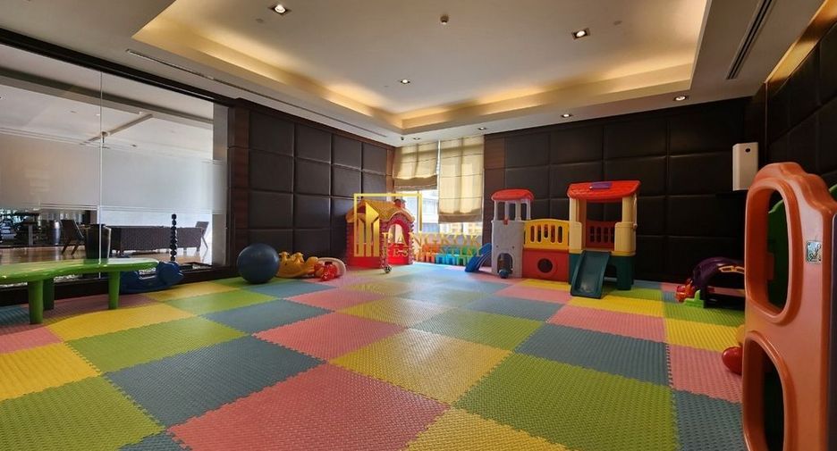 For rent 3 ベッドルーム condo in Pathum Wan, Bangkok