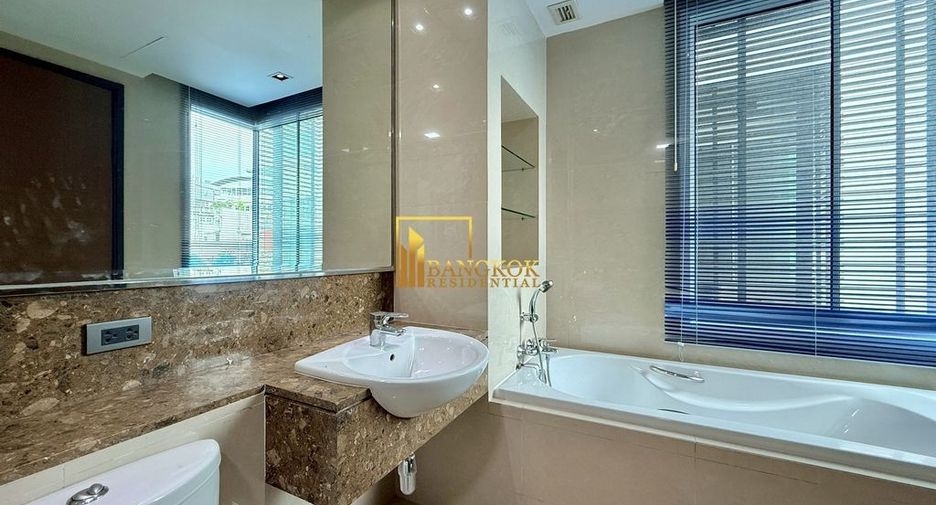 Condo en alquiler de 4 habitaciones en Khlong Toei, Bangkok