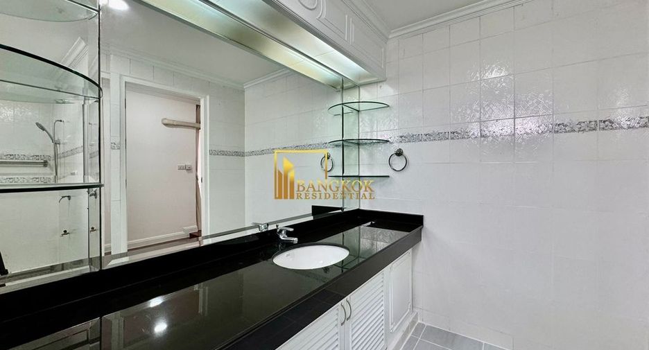 À louer 3 chambres appartement à Khlong Toei, Bangkok