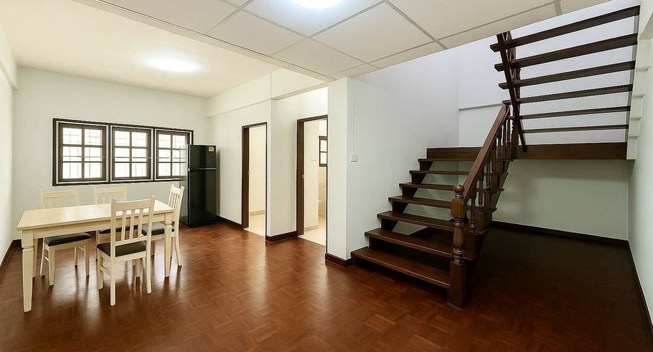 For rent 3 bedrooms townhouse in Bang Kapi, Bangkok