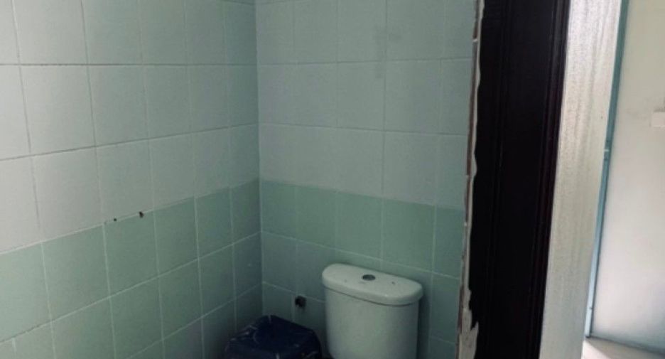À vendre 3 chambres local commercial à Damnoen Saduak, Ratchaburi