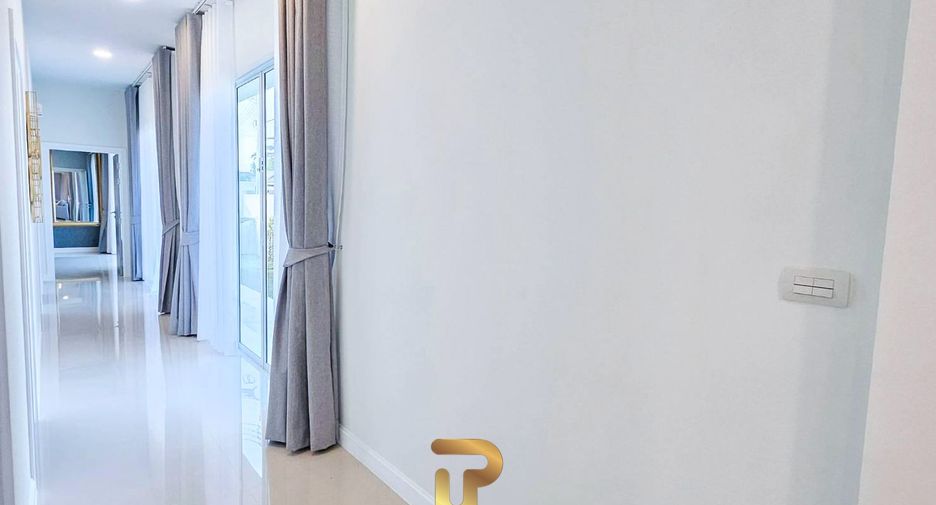 For sale 3 ベッドルーム villa in Bang Lamung, Chonburi