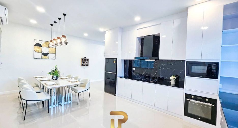For sale 3 ベッドルーム villa in Bang Lamung, Chonburi