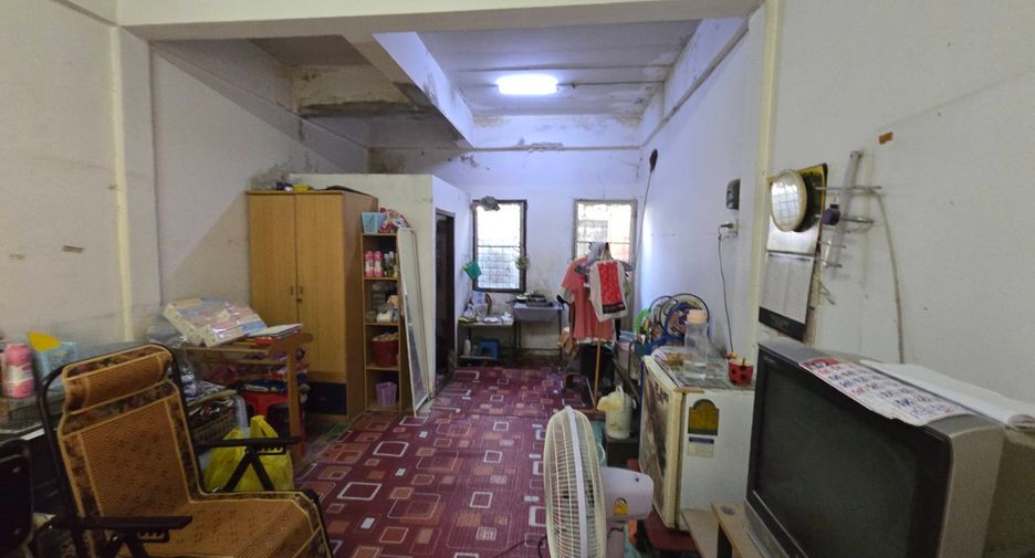 For sale 20 bedrooms apartment in Mueang Samut Prakan, Samut Prakan