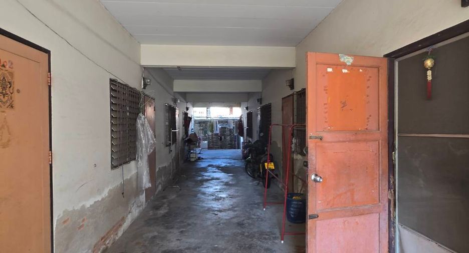 For sale 20 bedrooms apartment in Mueang Samut Prakan, Samut Prakan